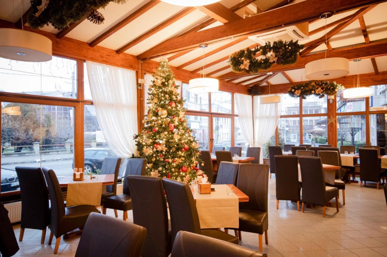 Restaurant Pensiune Bucovina Câmpulung Moldovenesc Exterior photo